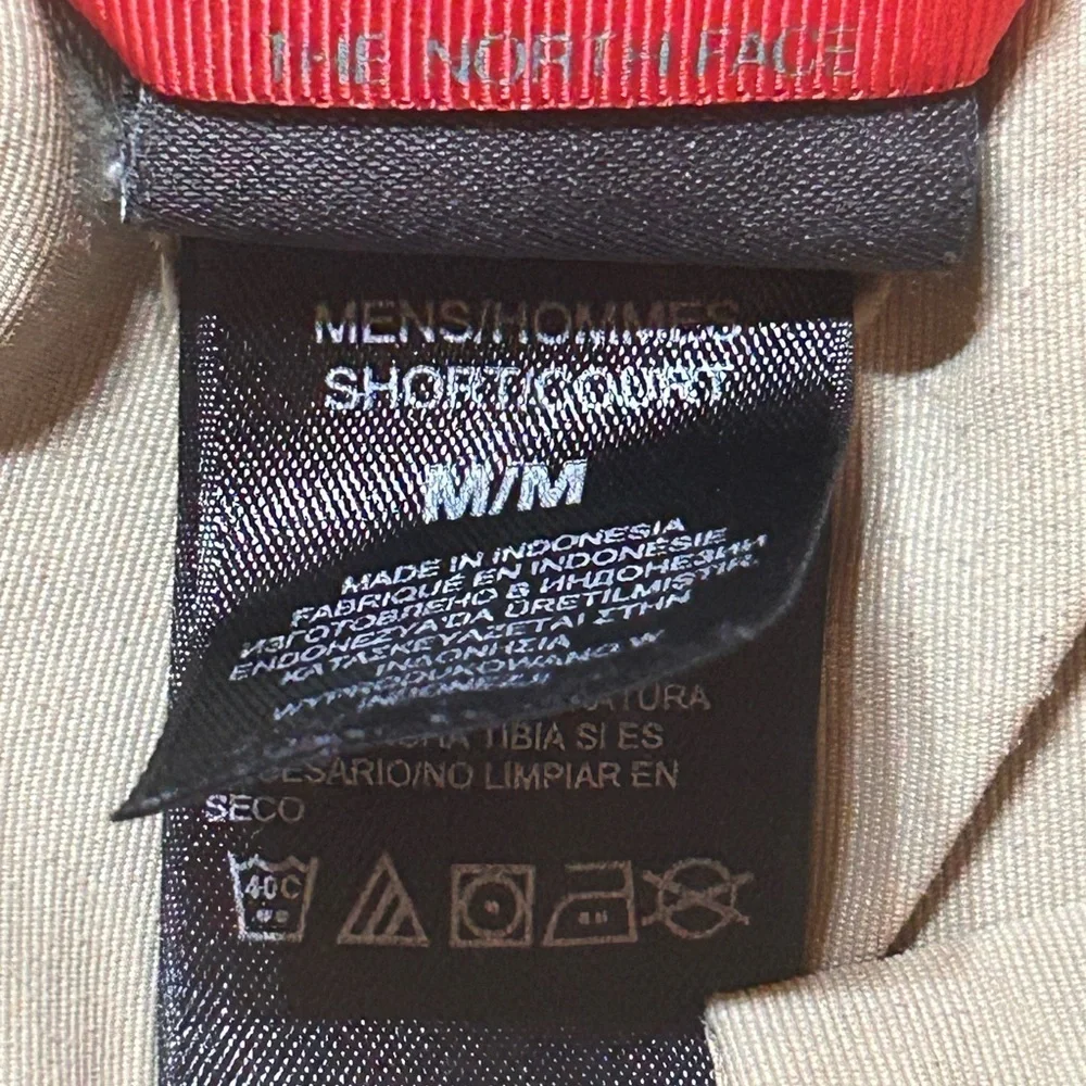 The North Face Conversion Pants (missing the bottom pieces) Size Med.